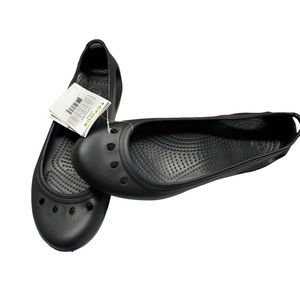 Crocs NWT Kadee shoes Womens 9 Black
